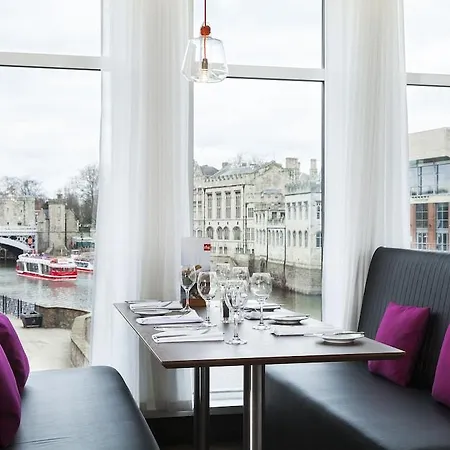 Radisson Hotel 4*