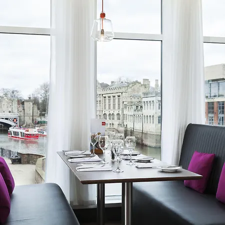 Radisson Hotel 4*